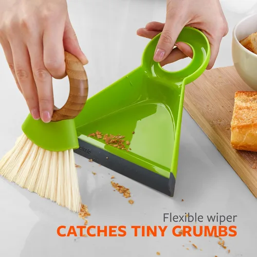 Miniatura 4 de Full Circle Tiny Team, Mini Cepillo Compacto y Juego de Recogedor, Escoba de Mano Portátil para Limpiezas Rápidas, Ideal para Hogar, Baño, Encimeras
