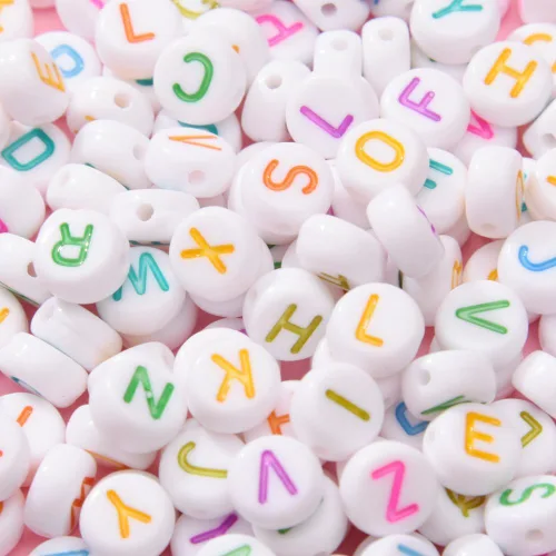 Miniatura 2 de CYEENUT - 200 cuentas de letras de color blanco, cuentas redondas de letras de 0.157 x 0.27 pulgadas, cuentas acrílicas del alfabeto para hacer
