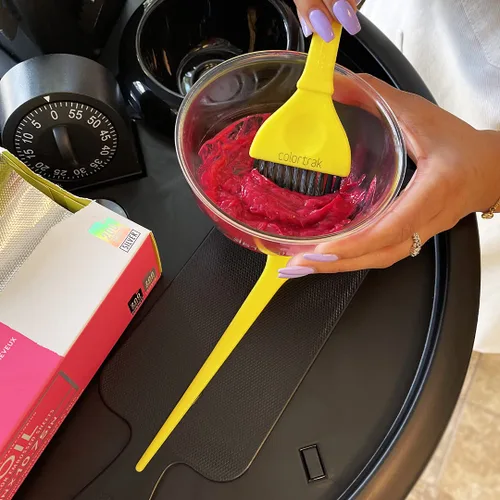 Miniatura 2 de Colortrak Juego de tabla y pinceles balayage, logra el aspecto de balayage, la tabla curva sigue la forma de la cabeza, lados texturizados y lisos