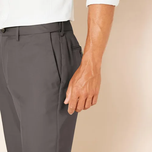 Miniatura 5 de Amazon Essentials - Pantalón de vestir de corte clásico, con cintura expandible y sin pinzas para hombre