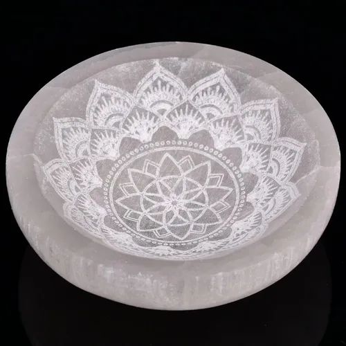 AMOYSTONE Cuenco de carga de selenita natural con grabado de mandala, placa de cristal de limpieza energética de 5.5 pulgadas para meditación