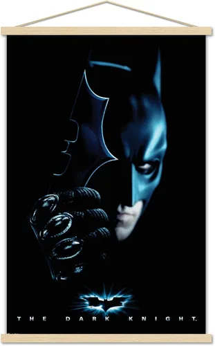 Miniatura 16 de Trends International DC Comics Movie - Póster de pared de Batman con Batarang, 14.725 x 22.375 pulgadas, versión enmarcada de madera de granero