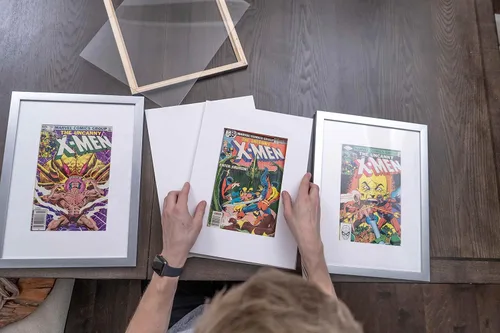 Miniatura 5 de Marco negro para cómics graduados Marco completo de cómics con paspartú de conservación negro y acrílico de grado UV Hecho para exhibir (6)