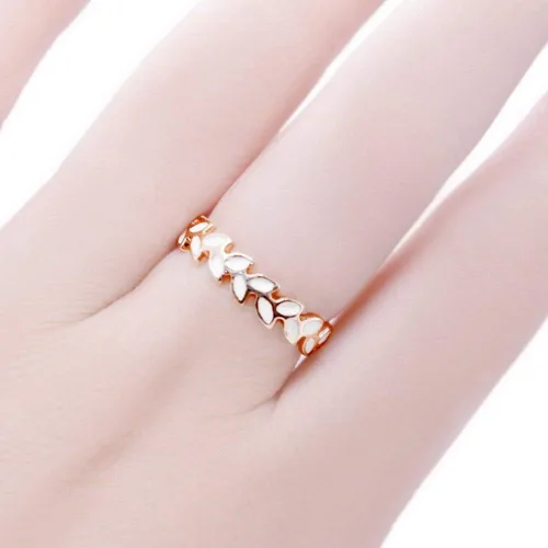 Miniatura 4 de Taoqiao Anillo con forma de rama de olivo, con detalles de esmaltado blanco.