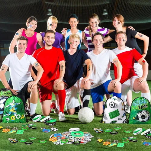Miniatura 6 de Sadnyy 140 piezas de regalos de fiesta de fútbol, suministros de decoración de fiesta de cumpleaños de fútbol, bolsas con cordón con pulseras