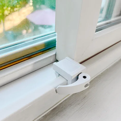 Miniatura 4 de Prime-Line U 9809 - Cerradura deslizante para ventanas de vinilo, fácil instalación para mantener las ventanas cerradas de forma segura