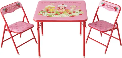 Idea Nuova Juego de muebles de 3 piezas con 1 mesa cuadrada y 2 sillas plegables para niños, Strawberry Shortcake Tarta de Fresa
