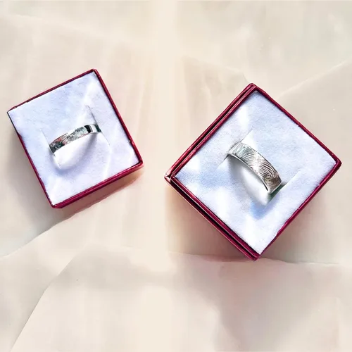 Miniatura 5 de Anillo de huella digital o escritura a mano grabado a partir de la fotografía, disponible en oro vermeil, oro rosa vermeil o plata de ley