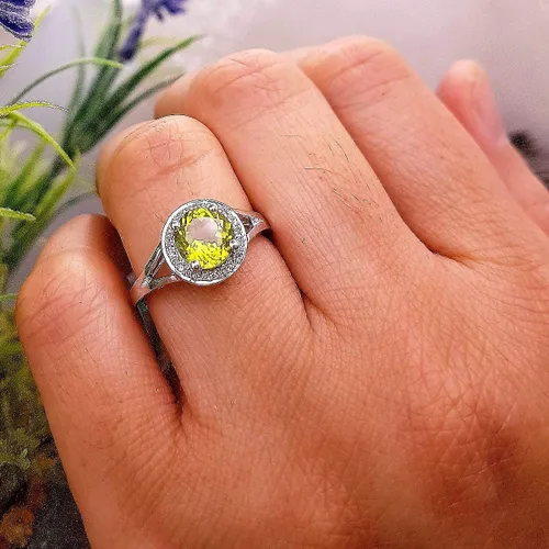 Miniatura 28 de Dazzlingrock Collection Anillo de compromiso redondo de 0.276 in con halo de diamante blanco y vástago dividido para ella en oro macizo de 14