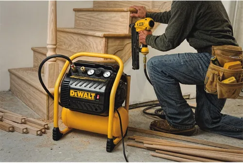 Miniatura 2 de DEWALT DWFP55130 Compresor de corte silencioso de gran potencia, 200 psi
