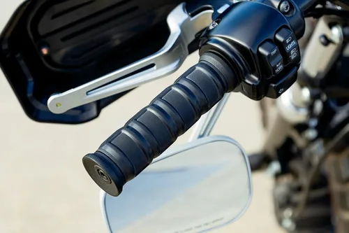 Miniatura 3 de Kuryakyn 6673 Dillinger Puños para control del acelerador de doble cable: motocicletas Harley-Davidson 1996-2019, negro satinado, 1 par