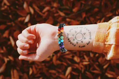 Miniatura 2 de QINJIEJIE Pulsera de cuentas de chakras para meditación, relajación, ansiedad, pulsera de cristal curativo para mujeres y hombres, Piedra Cristal