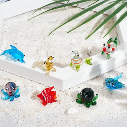 Miniatura 4 de NBEADS 8 figuras de cristal de vida marina, mini figuras marinas de vidrio en miniatura, manta raya/mariposa/morsa/delfín/pulpo/pez, hecho a mano