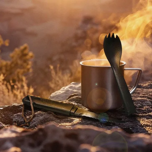 Miniatura 2 de Tapirus Spork Tactical Special Edition Negro Cuchara Tenedor sin BPA, Cuchillo de Acero Inoxidable e Iniciador de Fuego Utensilio multipropósito