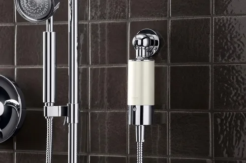 Miniatura 3 de Kohler 30646-CP Sistema de filtración de agua de ducha acuífero, reduce el cloro y el olor, incluye reemplazo de filtro, cromo pulido