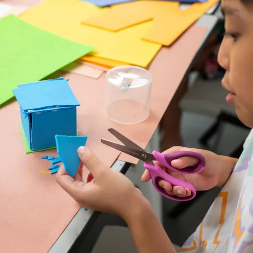 Miniatura 3 de WA Portman - Tijeras romas para niños, con punta roma de 5 pulgadas, para aulas, suministros de regreso a clases, agarre antideslizante y cuchillas