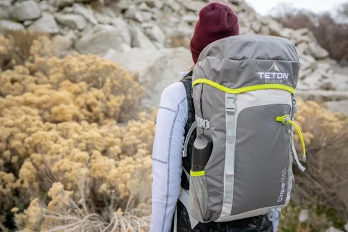 Miniatura 5 de Teton Daypacks; mochila plegable, ligera y cómoda para senderismo y viajes; bolsa de noche