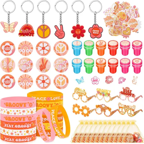 Sasylvia Juego de 122 piezas de regalos de fiesta retro hippie de silicona, pulseras de silicona, llaveros, insignias, gafas, calcomanías, sellos