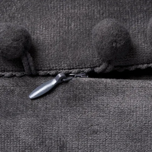 Miniatura 2 de DEZENE Fundas de almohada 18x18 gris oscuro: Paquete de 2 fundas de almohada decorativas cuadradas de terciopelo suave con pompones para decoración