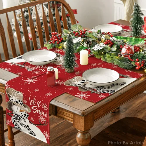 Miniatura 5 de Artoid Mode Juego de 4 manteles individuales de invierno con diseño de copos de nieve y muñeco de nieve rojo de 12 x 18 pulgadas para decoración
