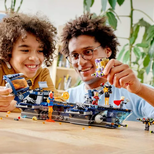 Miniatura 8 de LEGO Marvel Avengers Helicarrier 76153 - Divertido juguete de construcción de ladrillos con minifiguras de acción de los Vengadores de Marvel, gran