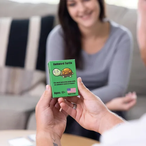 Miniatura 6 de Juego de palabras con tarjetas Awkward Turtle, para adultos
