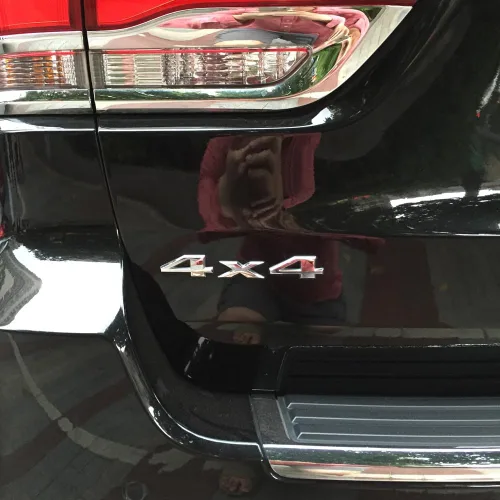 Miniatura 5 de Zorratin Emblema de metal con acabado mate negro 4x4 para la puerta trasera de la cajuela del Jeep Grand Cherokee 2011-2025