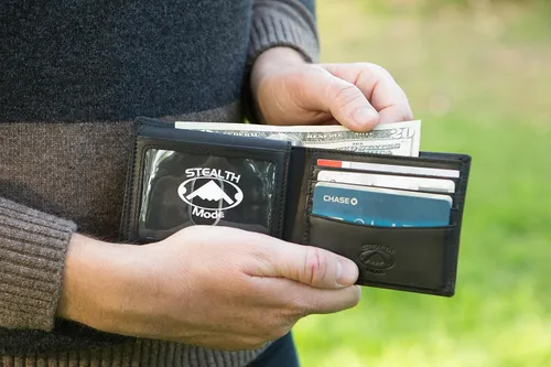 Miniatura 8 de Stealth Mode Cartera plegable de cuero para hombre con ventana de identificación y bloqueo RFID