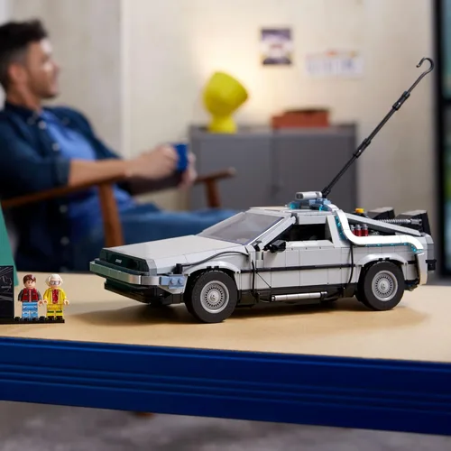 Miniatura 4 de LEGO Icons Máquina del Tiempo de Regreso al Futuro 10300, Kit de Construcción de Auto Modelo Basado en el DeLorean de la Película Icónica