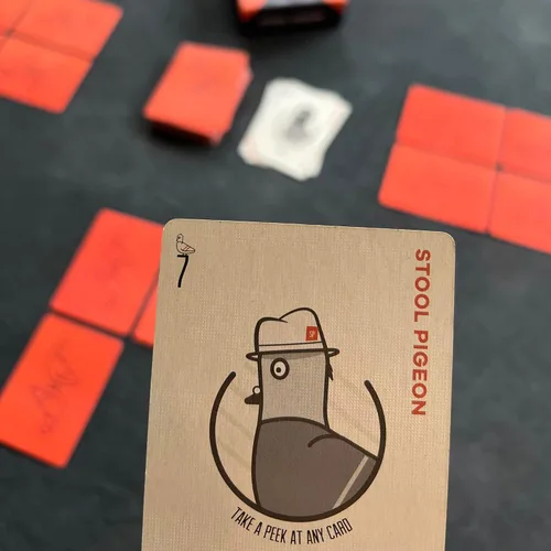 Miniatura 9 de Barrel Aged Games: Stool Pigeon Juego de cartas de mafia táctica de paloma para horas de diversión Edades de 8 años en adelante 2-6 jugadores