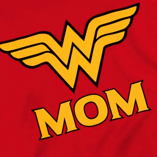 Miniatura 5 de Popfunk Sudadera clásica con capucha y calcomanías Wonder Woman Wonder Mom