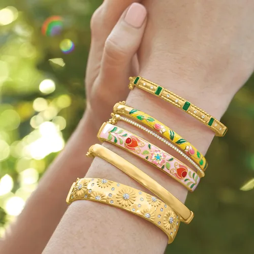 Miniatura 4 de Ross-Simons Pulsera de diamantes de 1,40 quilates con esmeralda y 0,14 quilates en oro de 18 quilates sobre ley