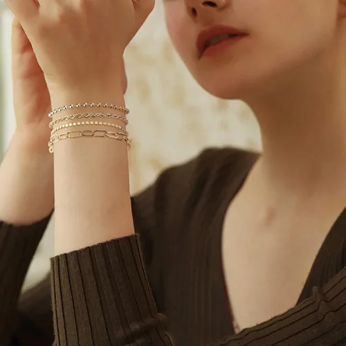 Miniatura 5 de FINREZIO 6 pulseras de cadena de oro para mujer, pulsera cubana con cuentas de eslabones de clip de papel, pulsera de cadena de cable grueso