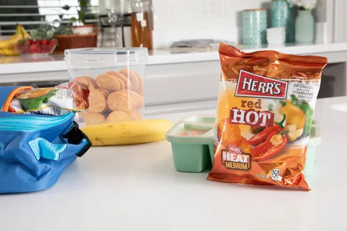 Miniatura 2 de HERR'S Papas fritas Red Hot, 1 onza (paquete de 36 bolsas) – Papas fritas crujientes y picantes – Perfectas para los amantes de los snacks que les