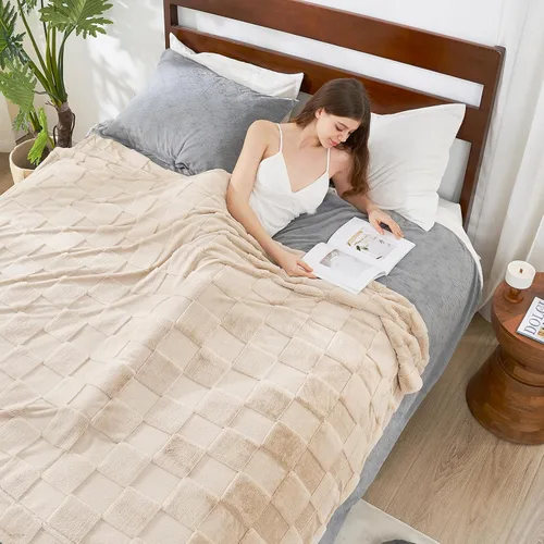 Miniatura 14 de Cozy Bliss - Manta a cuadros de pelo sintético de conejo tamaño Queen para cama, mantas suaves y peludas para mujeres y hombres, gran manta de forro