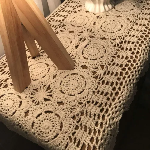 Miniatura 4 de Damanni Camino de mesa rectangular de algodón hecho a mano con encaje de ganchillo, tapetes decorativos para mesa y tocador, 16 pulgadas por 27 Beige