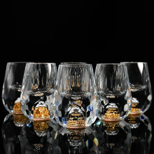 Miniatura 8 de SIYOUKI Juego de vasos de chupito de cristal 0.5oz, decorado con copos de hoja de oro de 24K, sin plomo, juego hecho a mano adecuado para MaoTai