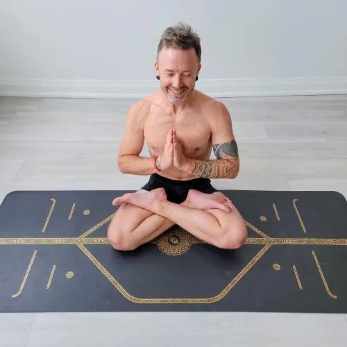 Miniatura 8 de Liforme Esterilla de yoga de viaje – Sistema de alineación patentado, agarre guerrero, antideslizante, ecológico, ultraligero y resistente al sudor