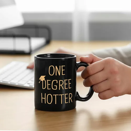 Miniatura 5 de Regalos de graduación para ella, él, taza de cerámica de 11 oz para un grado más caliente - 2026 divertida universidad, maestría, doctorado