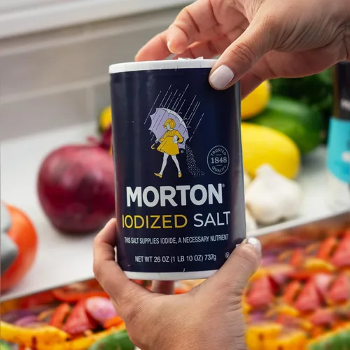 Miniatura 5 de Morton Sal yodada, todo uso, (26 onzas), paquete de 3 – multiusos, ideal para cocinar y usar en la mesa