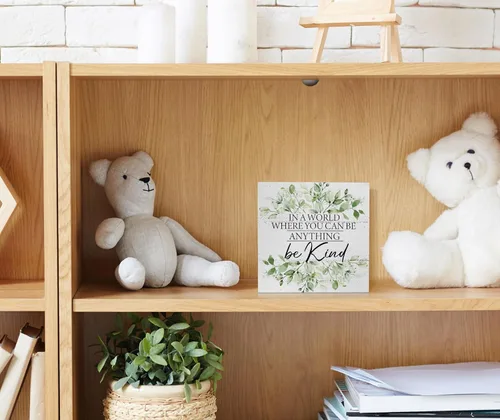 Miniatura 4 de Letrero de madera con texto en inglés «In a World Where You Can Ba Anything Be Kind», decoración de escritorio con cita rústica de bondad, Multi1