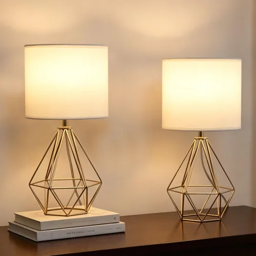 Juego de 2 lámparas de mesa pequeñas doradas, lámparas de mesita de noche con pantalla blanca, base de metal hueca, lámpara de escritorio geométrica