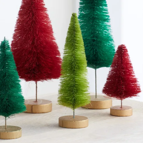 Miniatura 3 de Your Heart's Content Juego de 6 árboles de cepillo para botellas clásicos. Artesanal teñido a mano, Navidad rojo y verde, decoración de mantel