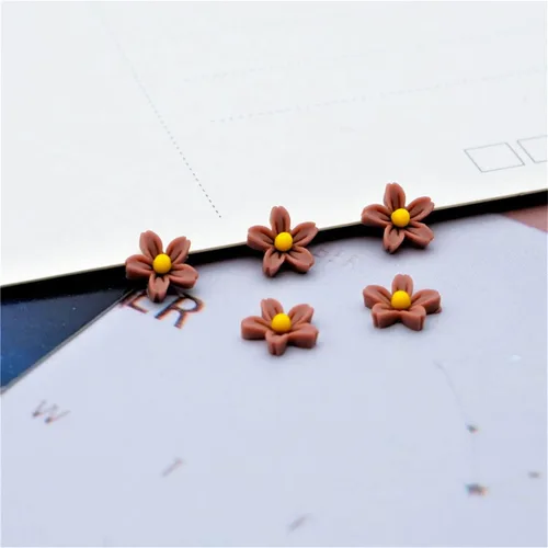 Miniatura 2 de Czsycdsf 100 mini flores de resina de 0.28 pulgadas (0.276 in), botones de flores de espalda plana 3D, adornos de flores de resina para Café profundo