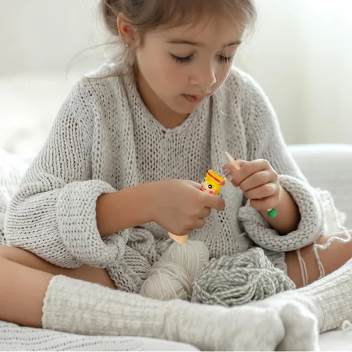 Miniatura 7 de Carrete de tejer francés Herramienta de tejer de madera Hilo de madera para hacer punto de muñeca Carfts Tejedor de madera con aguja