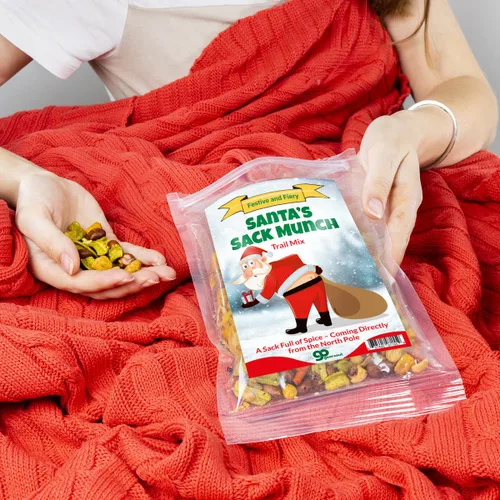 Miniatura 6 de Santa's Sack Munch Spicy Trail Mix - Divertido diseño de Papá Noel de luna - Regalos comestibles para hombres - Mezcla picante, fabricado