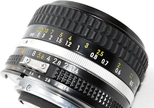 Miniatura 8 de Nikon Nikkor 1.969 in f1.4 AI-S