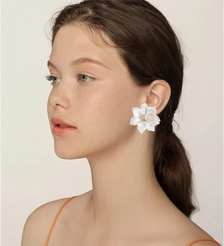 Miniatura 4 de Aretes colgantes únicos hechos a mano con pétalos de flores de resina grandes bohemios con brote de estambre de cristal brillante para mujeres y mamá