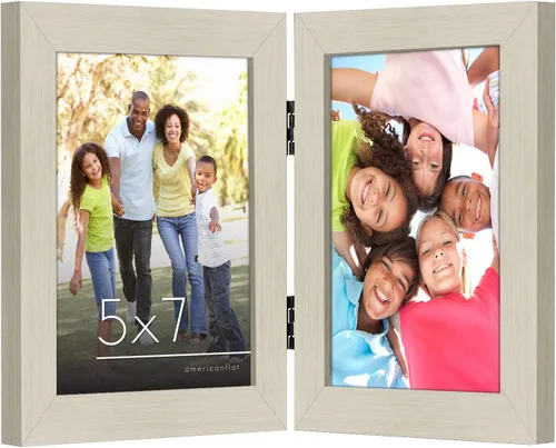 Miniatura 37 de Armazón de fotos con bisagra y frente de vidrio. Fabricado para exhibir dos fotos de 4 x 6 pulgadas, se para de manera vertical en el escritorio