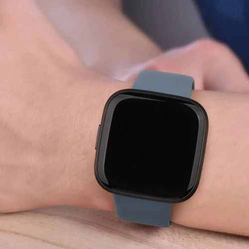 Miniatura 5 de AK Bandas de silicona compatibles con Fitbit Versa 2, correas clásicas suaves de repuesto para mujeres y hombres (azul gris)